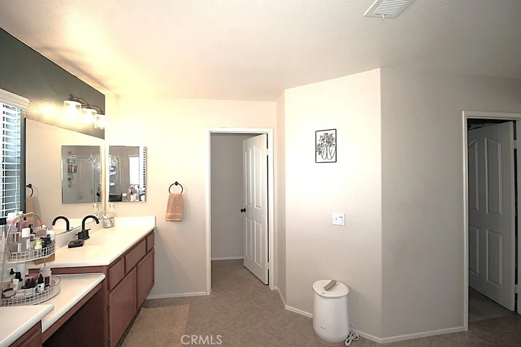 924 Condor, Barstow, California 92311 home-pic-40