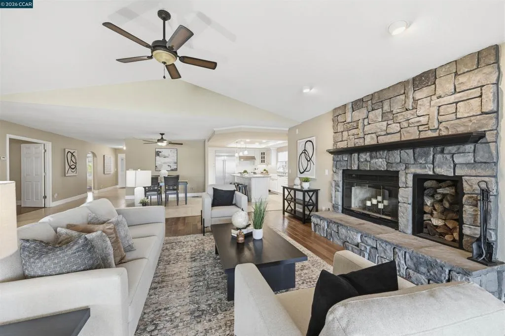 1963 Windward Pt, Discovery Bay, California 94505 home-pic-10