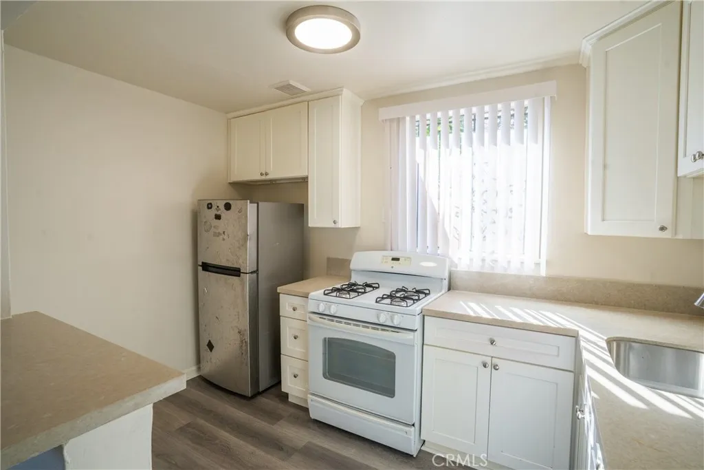 242 E Del Amo, Long Beach, California 90805 home-pic-18