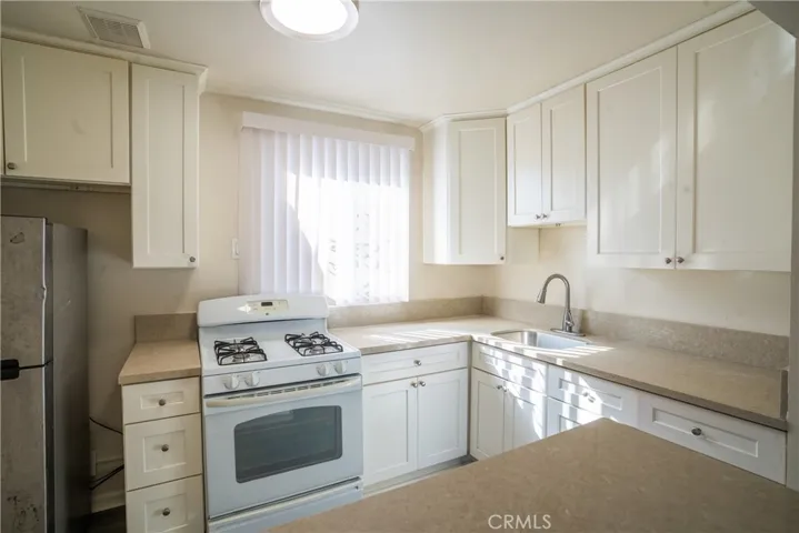 242 E Del Amo, Long Beach, California 90805