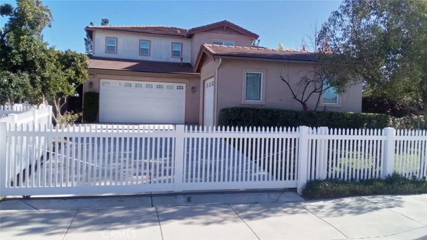 Charming Sliding Picket Fence Gate with Lock.