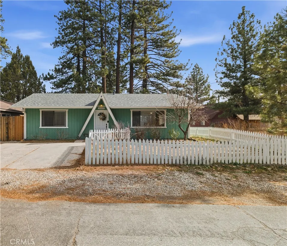 1068 Sierra Avenue, Big Bear City, California 92314 home-pic-3