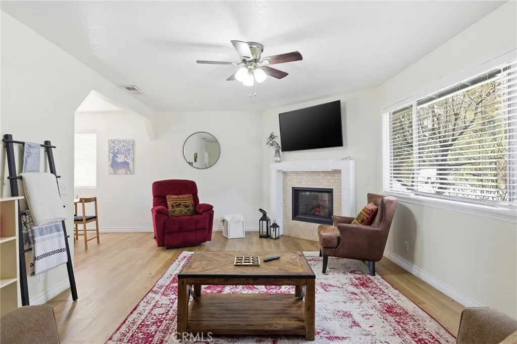 1068 Sierra Avenue, Big Bear City, California 92314 home-pic-9