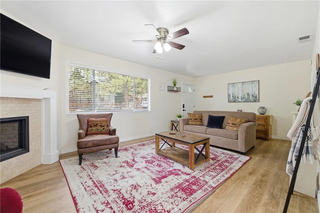 1068 Sierra Avenue, Big Bear City, California 92314 home-pic-4