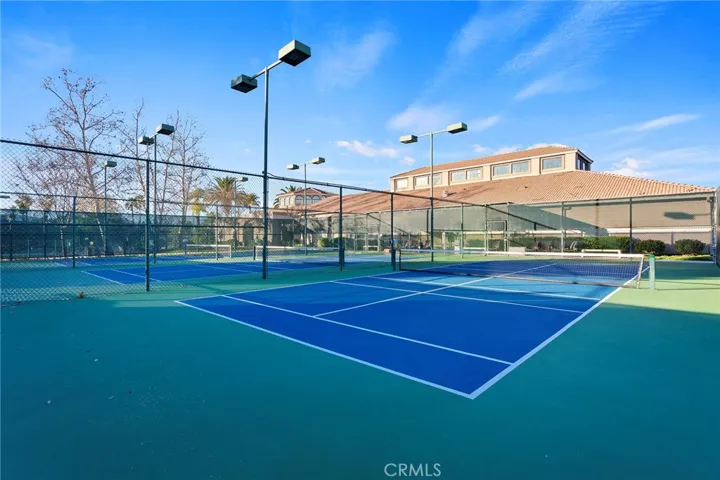 Community HOA Amenities Enhance Everyday Living