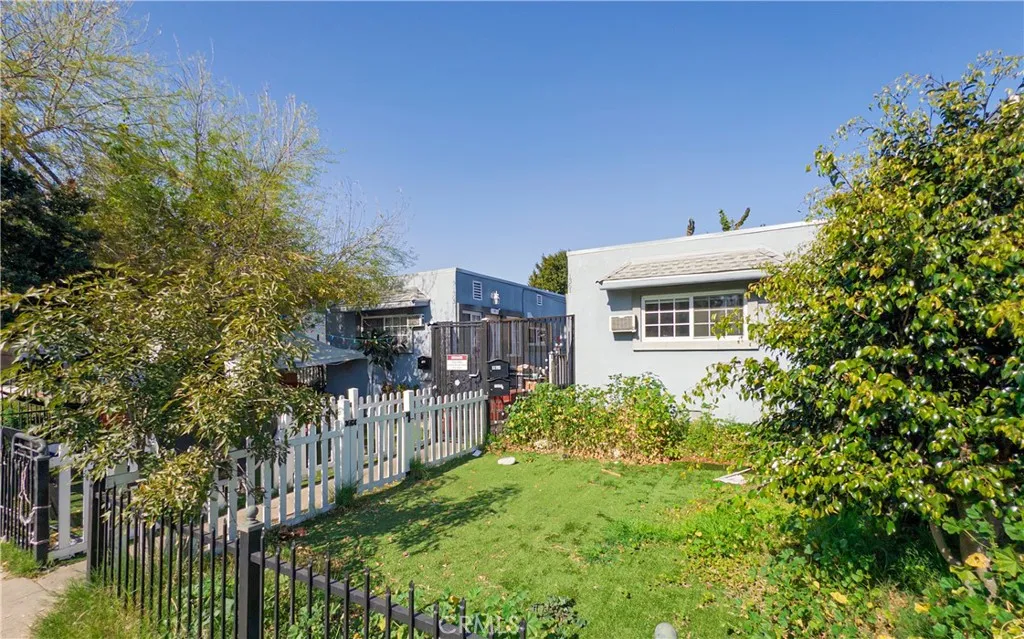 1361 W Vernon Avenue, Los Angeles, California 90037 home-pic-1