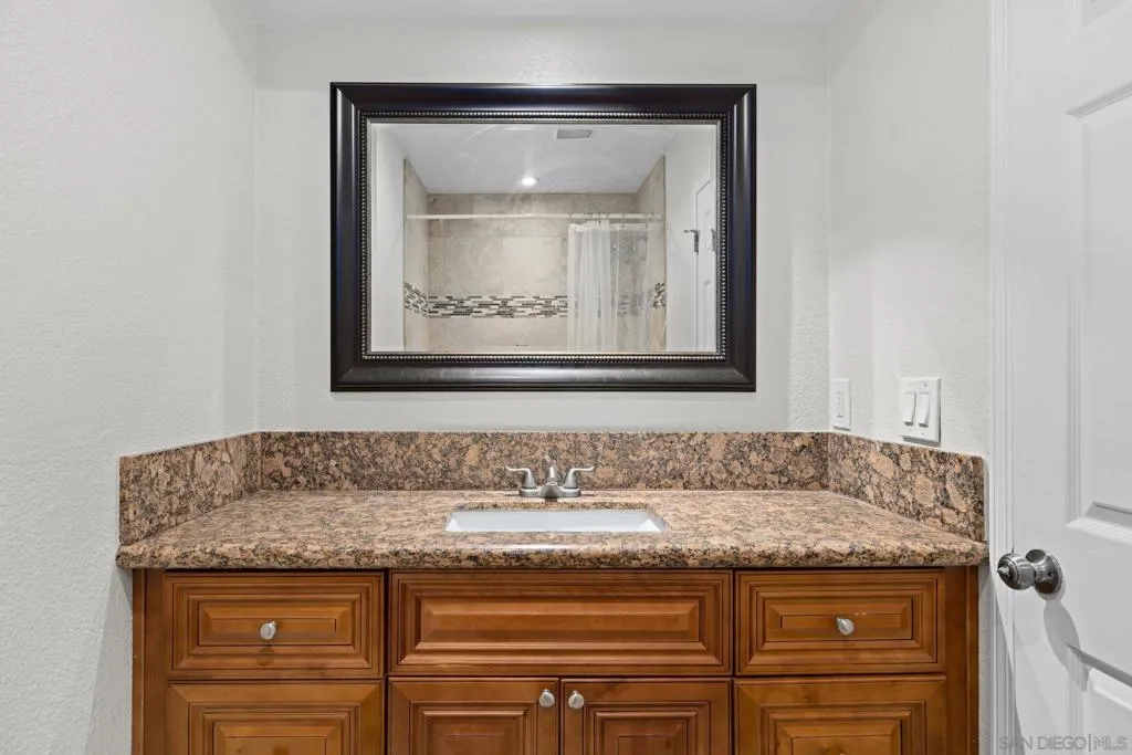 15913 Avenida Villaha 42, San Diego, California 92128 home-pic-25
