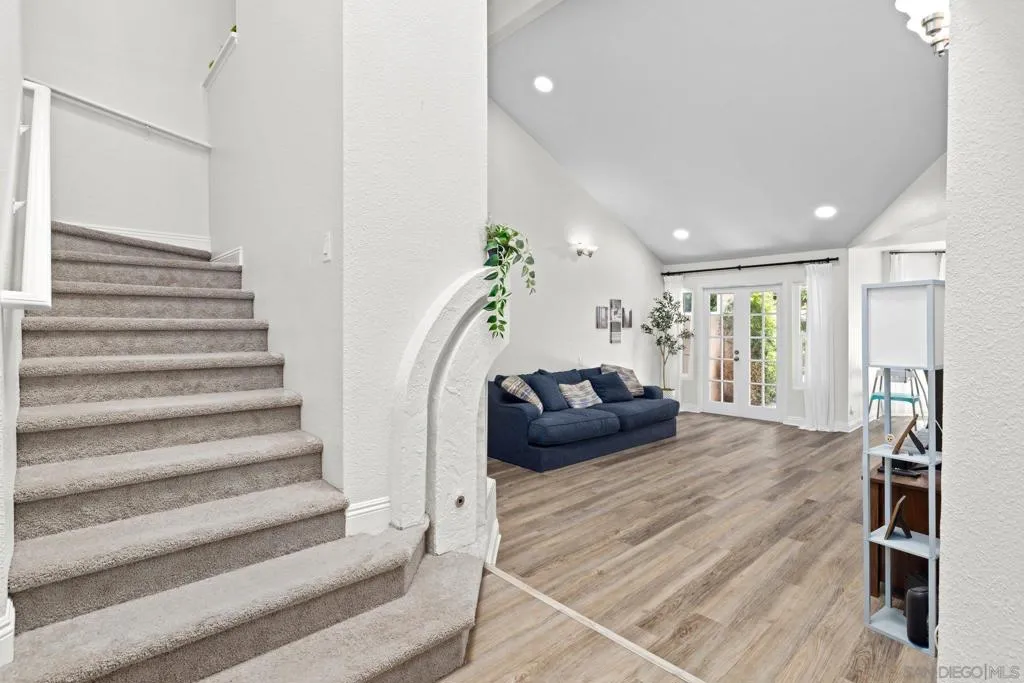 15913 Avenida Villaha 42, San Diego, California 92128 home-pic-22