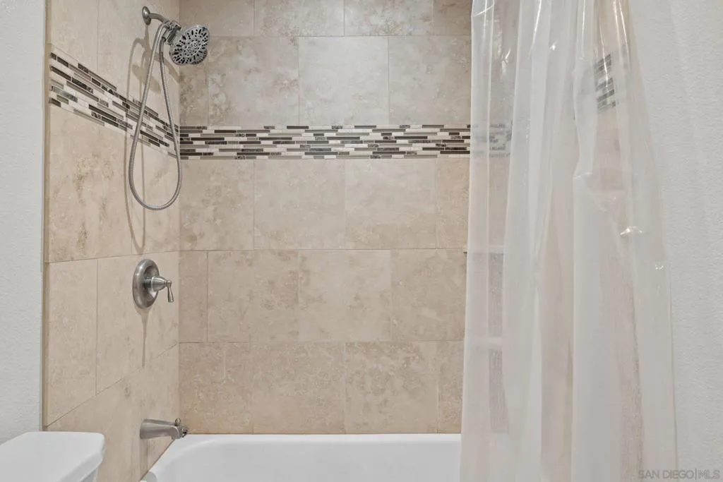 15913 Avenida Villaha 42, San Diego, California 92128 home-pic-26