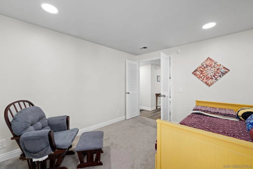 15913 Avenida Villaha 42, San Diego, California 92128 home-pic-19