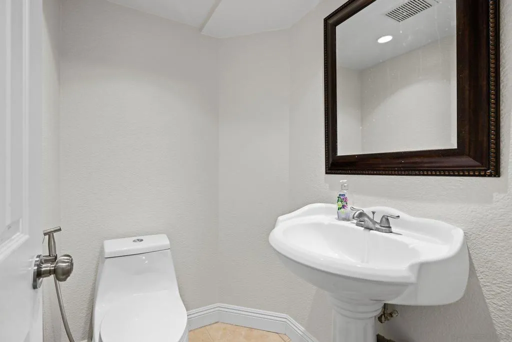 15913 Avenida Villaha 42, San Diego, California 92128 home-pic-20