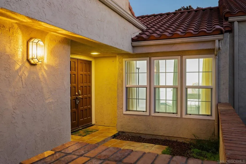 15913 Avenida Villaha 42, San Diego, California 92128 home-pic-4