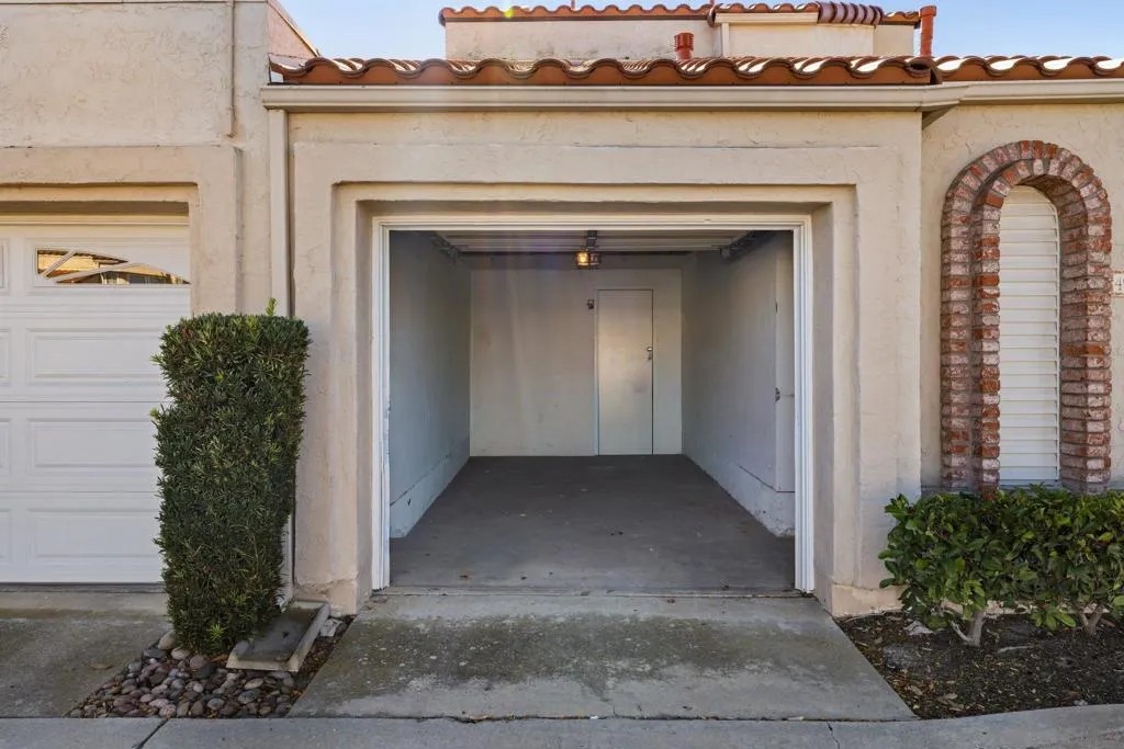 15913 Avenida Villaha 42, San Diego, California 92128 home-pic-7