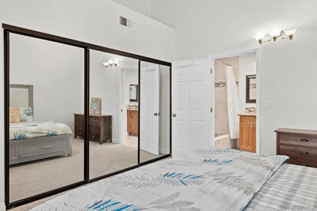 15913 Avenida Villaha 42, San Diego, California 92128 home-pic-15