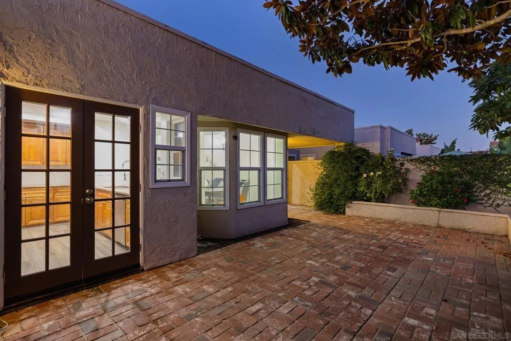 15913 Avenida Villaha 42, San Diego, California 92128 home-pic-6