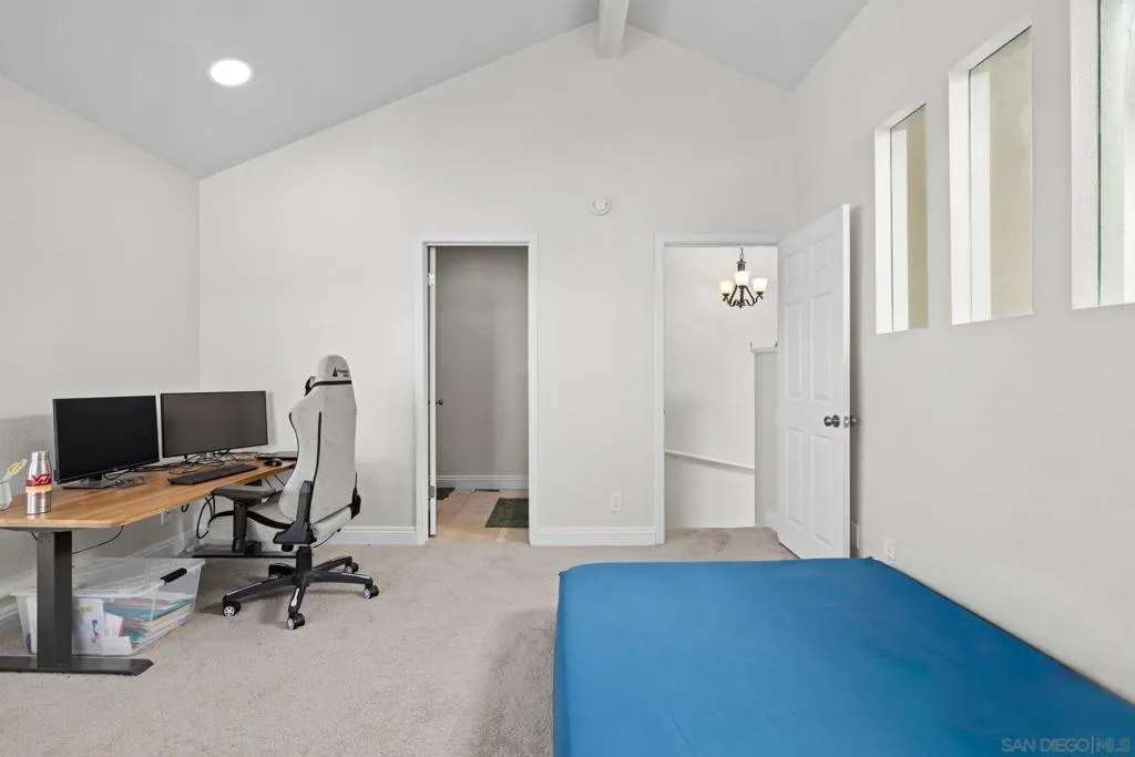 15913 Avenida Villaha 42, San Diego, California 92128 home-pic-24