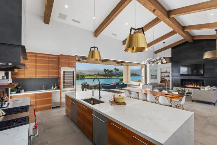 13_10564140_144329_144329-EI-113