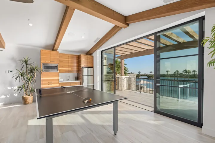 36_10564178_144329_144329-EI-136