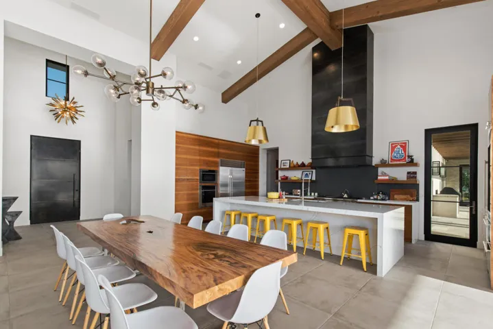 12_10564135_144329_144329-EI-112