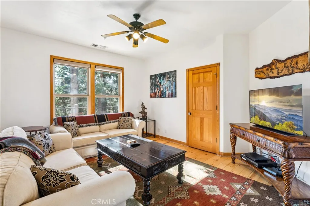 268 Cedarbrook, Twin Peaks, California 92391 home-pic-15