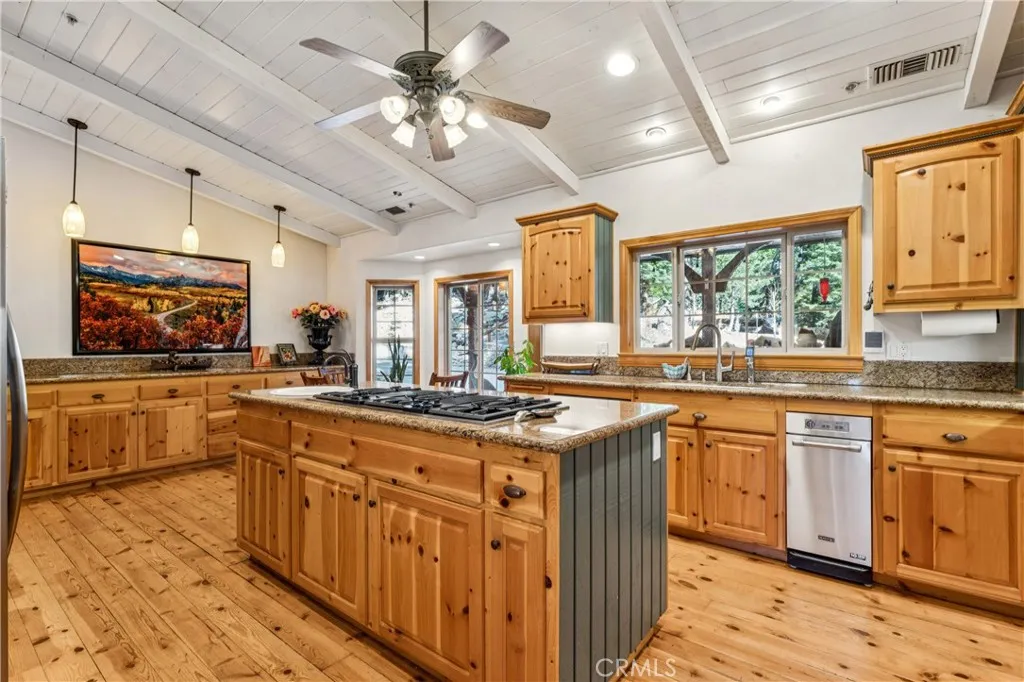 268 Cedarbrook, Twin Peaks, California 92391 home-pic-10