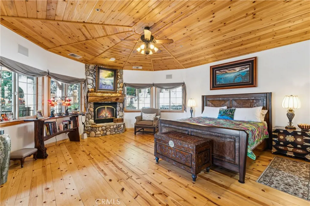 268 Cedarbrook, Twin Peaks, California 92391 home-pic-18