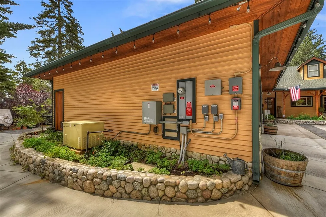 268 Cedarbrook, Twin Peaks, California 92391 home-pic-23