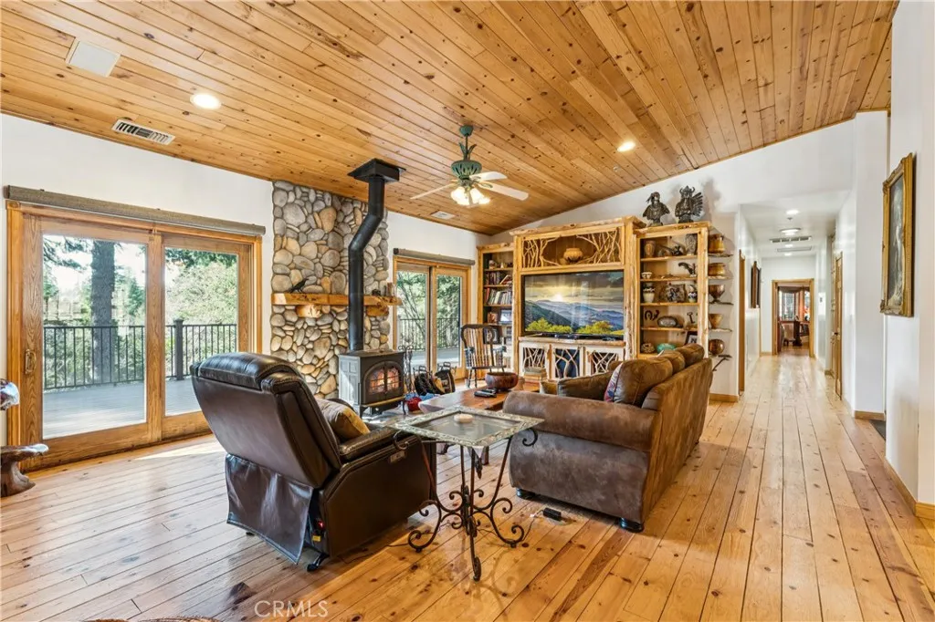 268 Cedarbrook, Twin Peaks, California 92391 home-pic-8