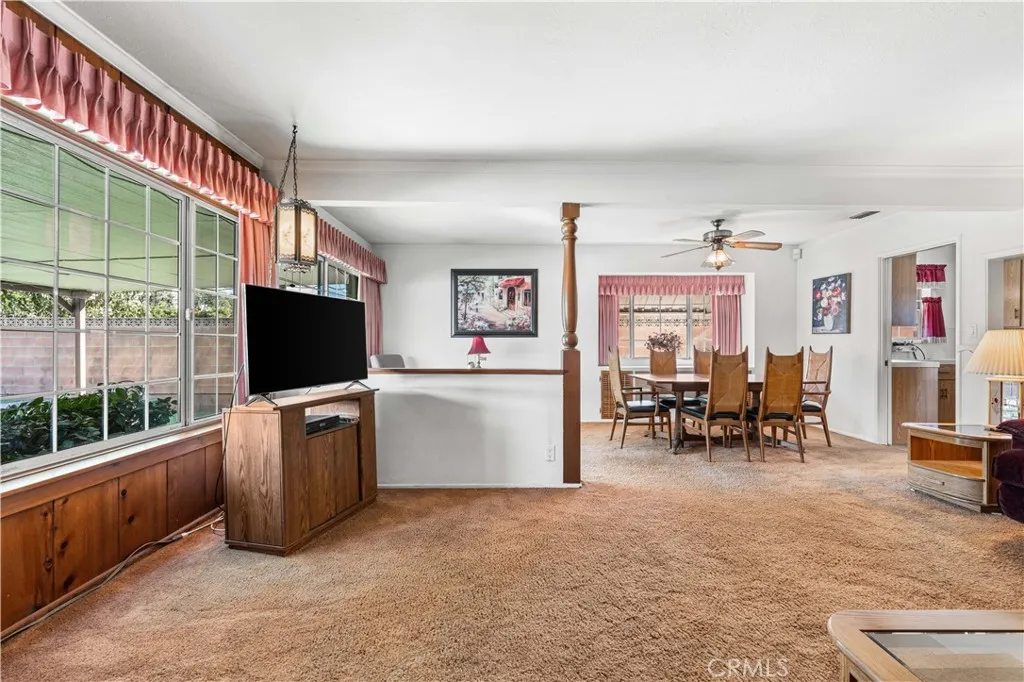 14239 Cohasset, Van Nuys, California 91405 home-pic-3