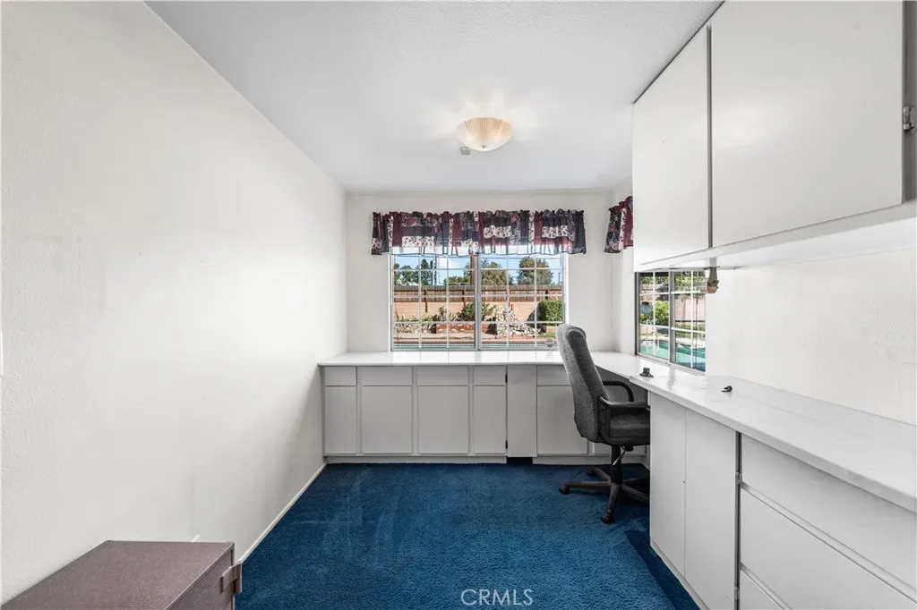 14239 Cohasset, Van Nuys, California 91405 home-pic-10