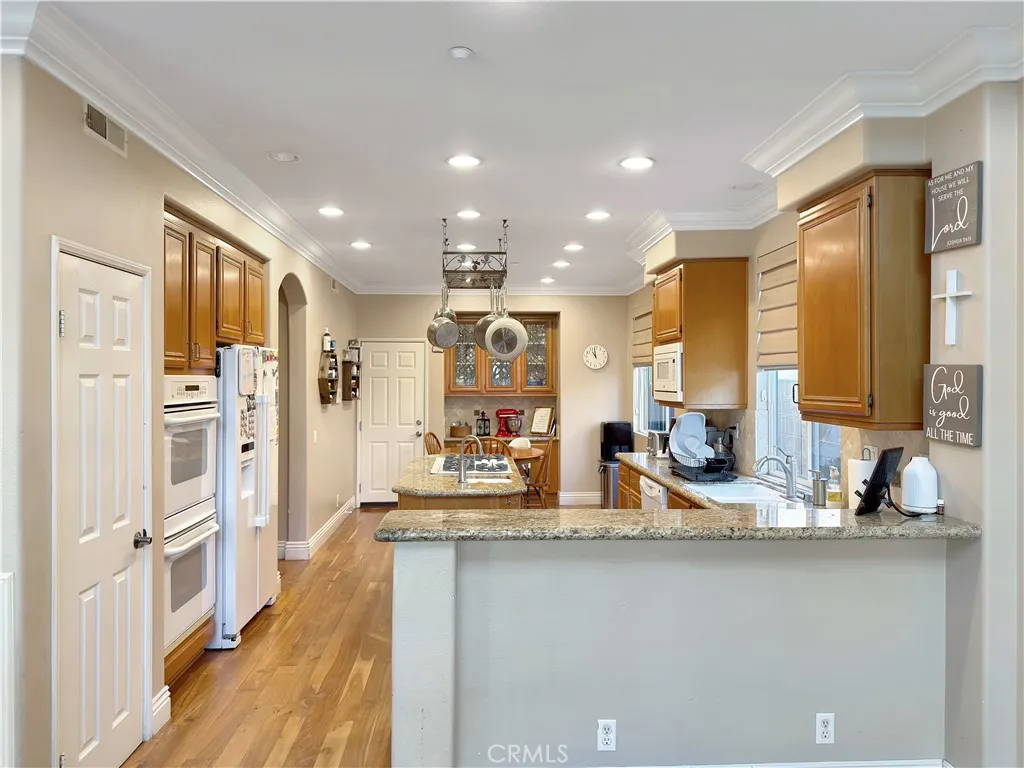 525 Dickinson Circle, Placentia, California 92870 home-pic-10