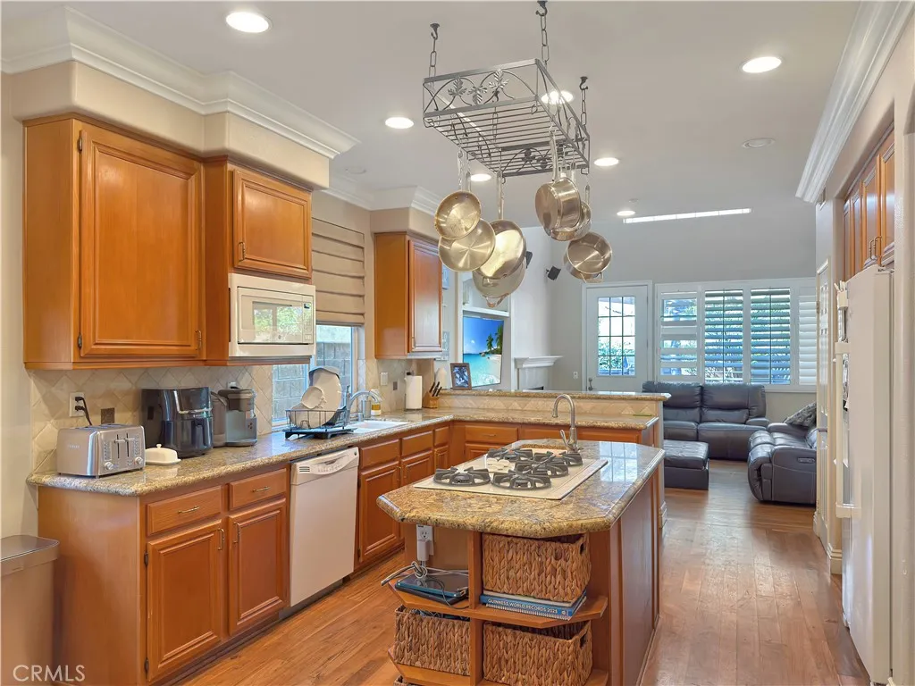 525 Dickinson Circle, Placentia, California 92870 home-pic-6
