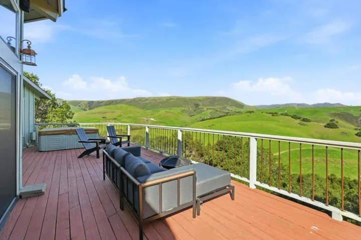 Great deck for entertaining with hills as far as the eyes can see!