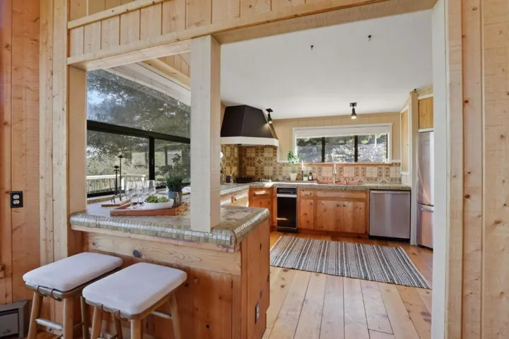Main house kitchen, seamless flow between kitchen and living area