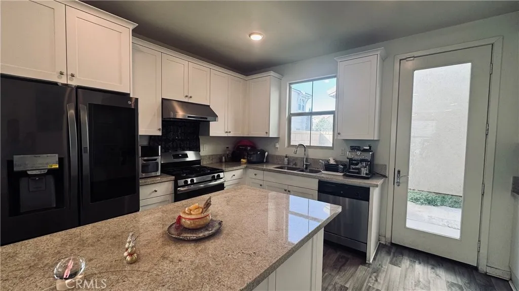 3249 E Butterfly, Ontario, California 91762 home-pic-8