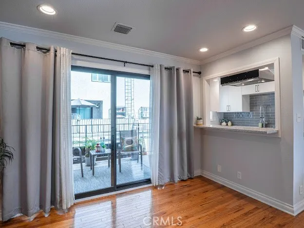 340 E Washington Boulevard 1, Pasadena, California 91104 home-pic-8