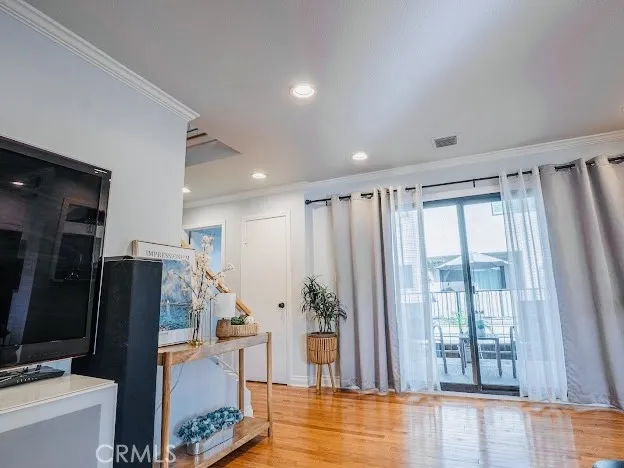 340 E Washington Boulevard 1, Pasadena, California 91104 home-pic-2