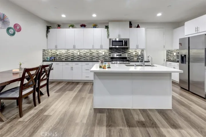 13 Savannah, Lake Forest, California 92630