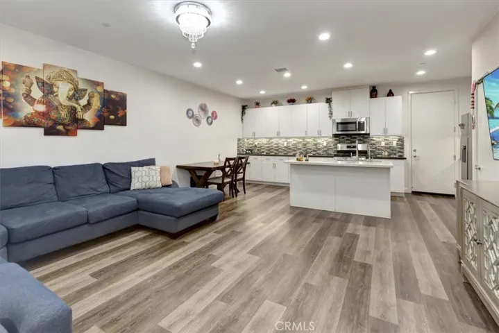 13 Savannah, Lake Forest, California 92630