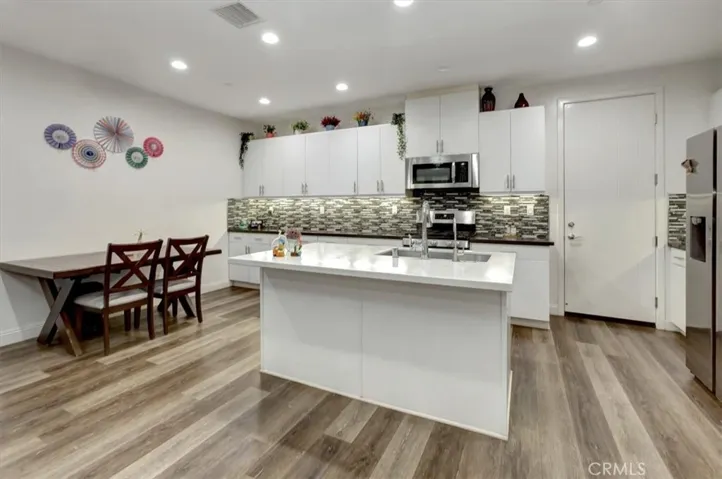 13 Savannah, Lake Forest, California 92630