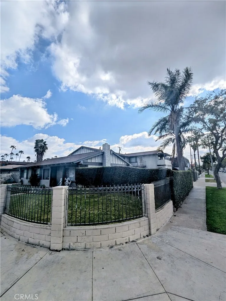 302 E Wakefield, Anaheim, California 92802 home-pic-3
