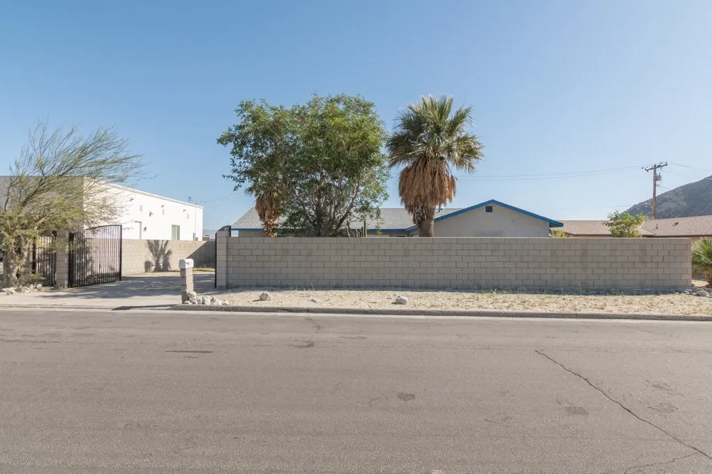 15780 La Vida, Palm Springs, California 92262 home-pic-11