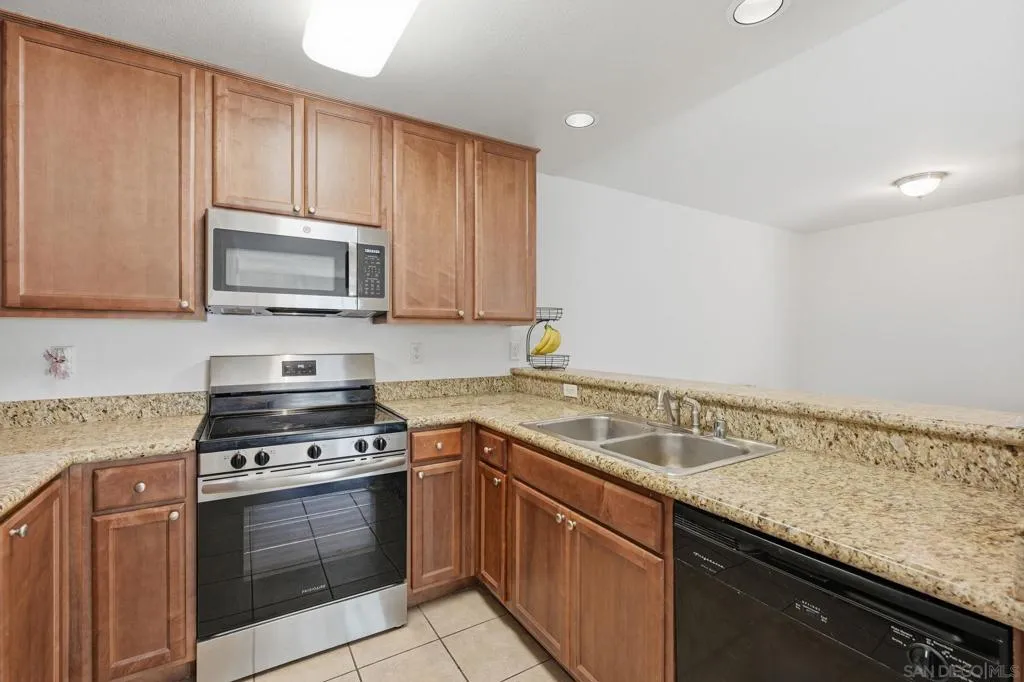 145 W El Norte Pkwy 112, Escondido, California 92026 home-pic-13