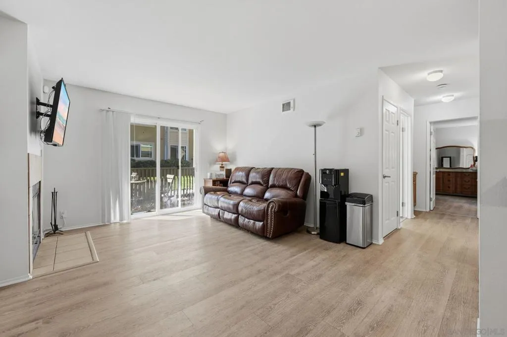 145 W El Norte Pkwy 112, Escondido, California 92026 home-pic-6