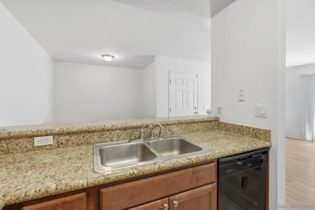 145 W El Norte Pkwy 112, Escondido, California 92026 home-pic-15