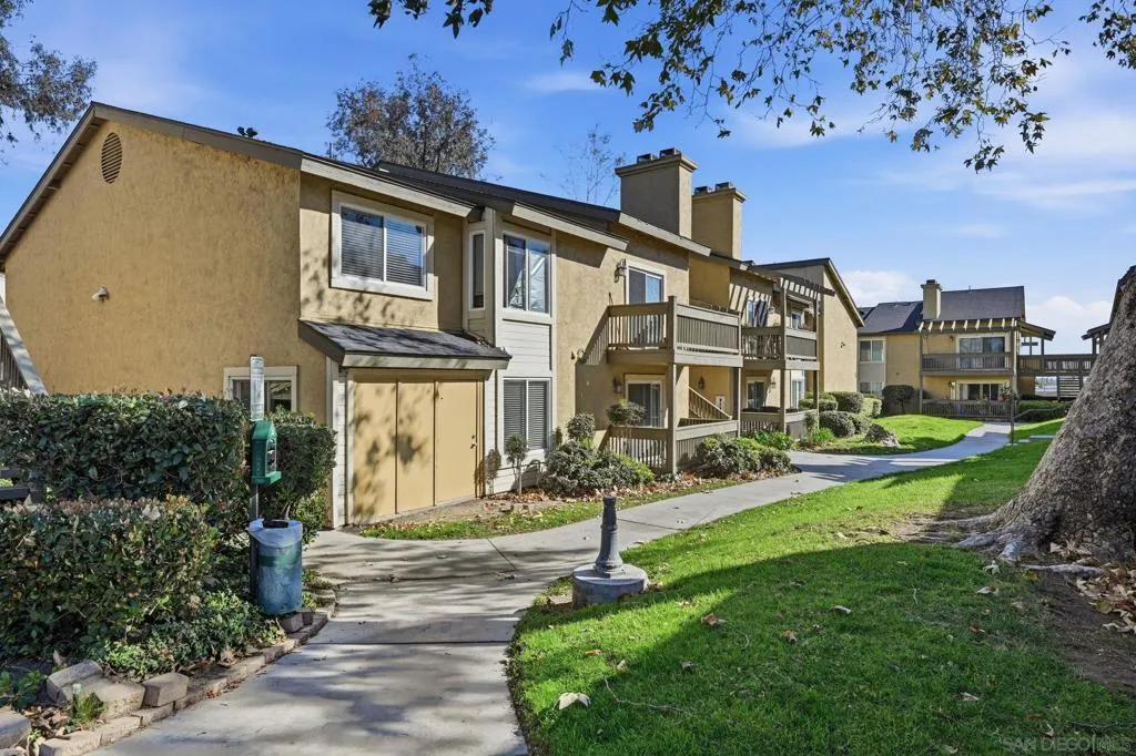 145 W El Norte Pkwy 112, Escondido, California 92026 home-pic-1