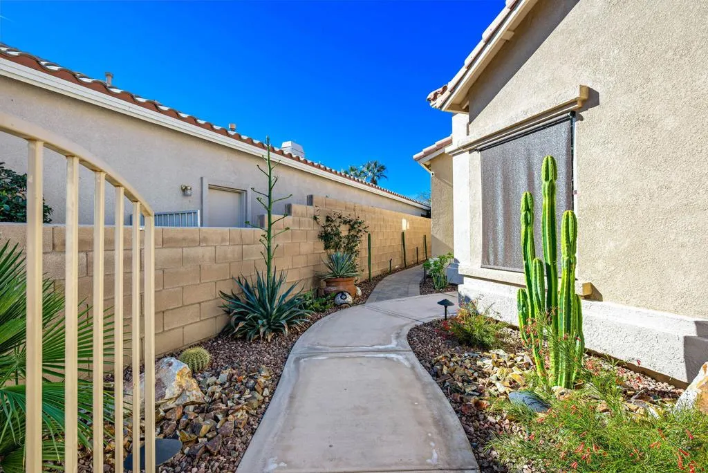 45137 Big Canyon Street, Indio, California 92201 home-pic-4