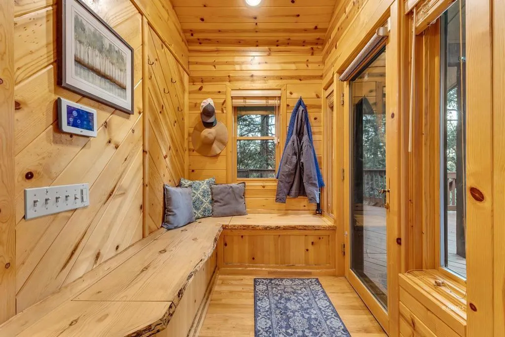 26620 Pine Avenue, Idyllwild, California 92549 home-pic-10