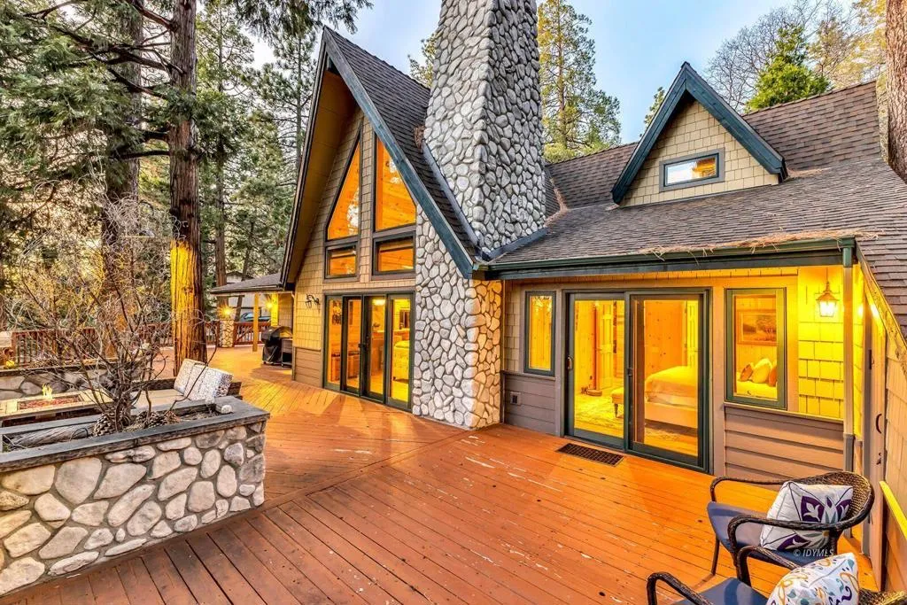 26620 Pine Avenue, Idyllwild, California 92549 home-pic-1