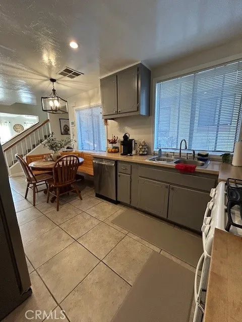 950 W Lambert 4, La Habra, California 90631 home-pic-10